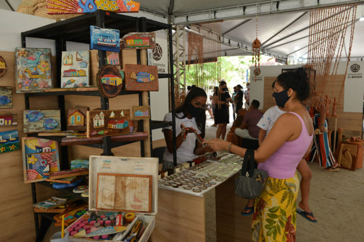Feira Artesanato da Bahia promove encontro cultural e qualificação em Arraial d'Ajuda