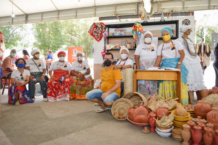 Feira Artesanato da Bahia em Cachoeira restabeleceu o comércio de artesanato e valorizou manifestações culturais