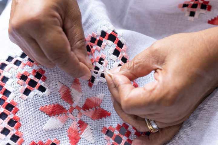 MOSTRA DE BORDADO EM REDENDEPE MARCA O ENCERRAMENTO DO CURSO EM INHAMBUPE