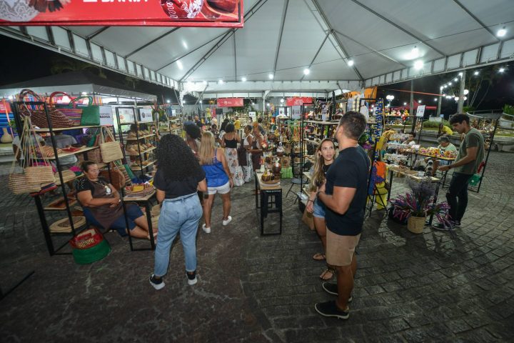 LAURO DE FREITAS RECEBE A FEIRA ARTESANATO DA BAHIA