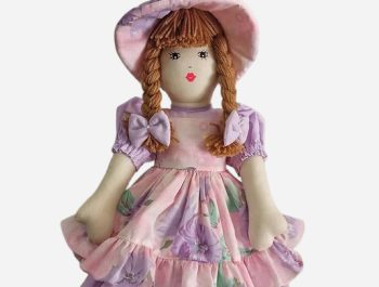 BONECA THAYSE