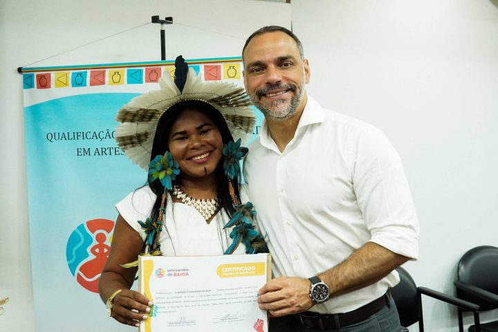 Artesanato da Bahia impulsiona futuro digital de 250 artesãos e artesãs de comunidades indígenas e de matriz africana