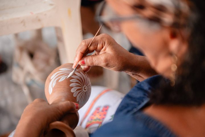 A força do saber manual: o protagonismo de quem molda a identidade da Bahia